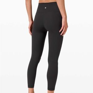 Lululemon Wunder Under 28”